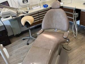 Vends fauteuil Adec année 2000, idéal pour l'implantologie