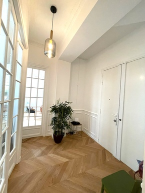 Local prof. lib. 90 m² - Immeuble haussmannien - Paris 15e proche av. de Breteuil
