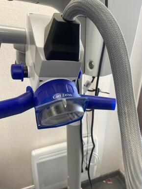 Microscope ZEISS EXTARO 300 sur roulettes