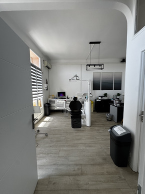 À vendre – Cabinet dentaire avec murs – Hyères centre-ville