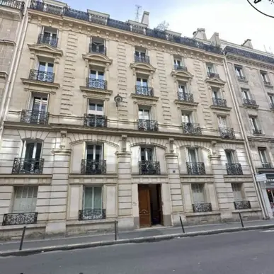 A vendre rez-de-chaussée 80 m² Paris 16e Foch - rue Pergolèse