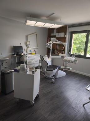 🦷 sydel · Sébazac-Concourès (12) – 2 fauteuils, murs + fonds · Réf. 1201