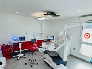 🦷 sydel · Ennery (57) – cabinet 3 fauteuils (ortho et implanto), forte patientèle · Réf. 5701