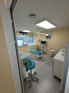 🦷 sydel · Puget-sur-Argens (83) – murs + fonds, implantologie & orthodontie · Réf. 8301