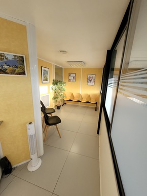 🦷 sydel · Puget-sur-Argens (83) – murs + fonds, implantologie & orthodontie · Réf. 8301