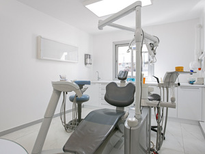 🦷 sydel · Vincennes (94) – murs + fonds, 3 fauteuils · Réf. 9402