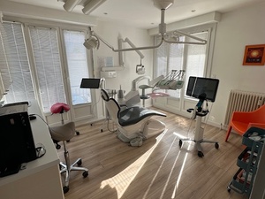 🦷 sydel · Grenoble (38) – murs + fonds, spécialité implantologie · Réf. 3801