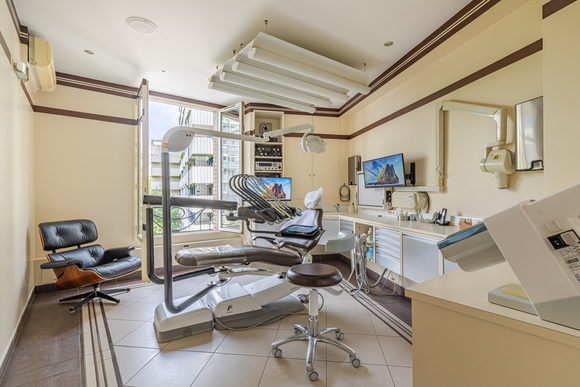 🦷 sydel · Paris (75) – 3 fauteuils, omnipratique & implantologie · Réf. 7509
