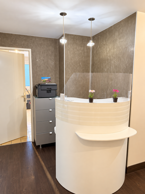 🦷 sydel · Bussy Saint Georges (77) – murs + fonds, 2 fauteuils pluridisciplinaires · Réf. 7701