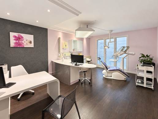🦷 sydel · Bussy Saint Georges (77) – murs + fonds, 2 fauteuils pluridisciplinaires · Réf. 7701