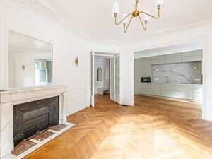 Paris 7e Suffren-Unesco Rez-de-chaussée de caractère 130m2 entièrement rénové
