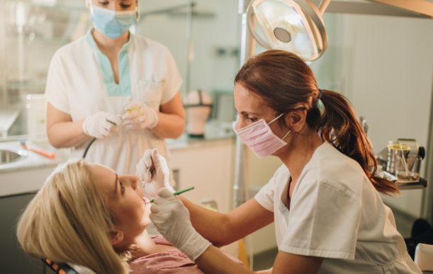 Assistant(e) dentaire qualifié(e) - Paris 16 e H/F