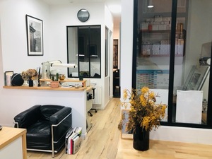 À CÉDER-SUPERBE LABORATOIRE DE PROTHÈSE DENTAIRE AVEC MURS – ENSEMBLE COMPLET ET ÉQUIPÉ