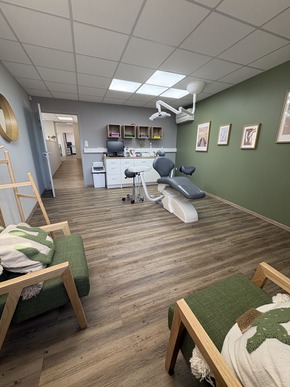 🦷 sydel · Néris-les-Bains (03) – cabinet d'ortho, murs + fonds, 4 fauteuils · Réf. 0301