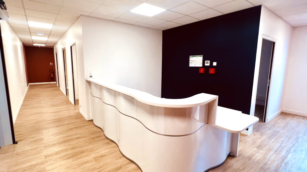 Plateau ERP 160 m² entièrement rénové - Immeuble médical