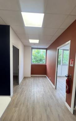 Plateau ERP 160 m² entièrement rénové - Immeuble médical