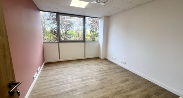 Plateau ERP 160 m² entièrement rénové - Immeuble médical