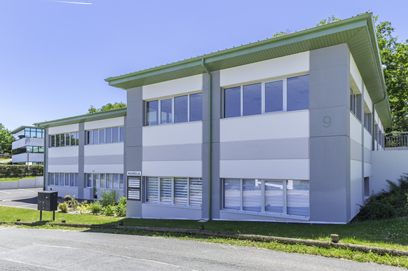 À VENDRE – BUREAUX DISPONIBLES IMMÉDIATEMENT !