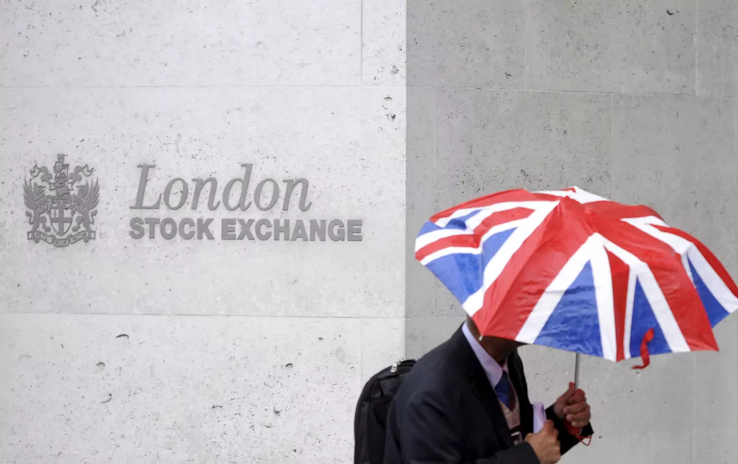 Le projet de fusion prévoit en effet que le nouvel ensemble soit dirigé par le CEO de Deutsche Börse, mais prenne la forme d'un holding britannique basée à Londres. (Reuters)