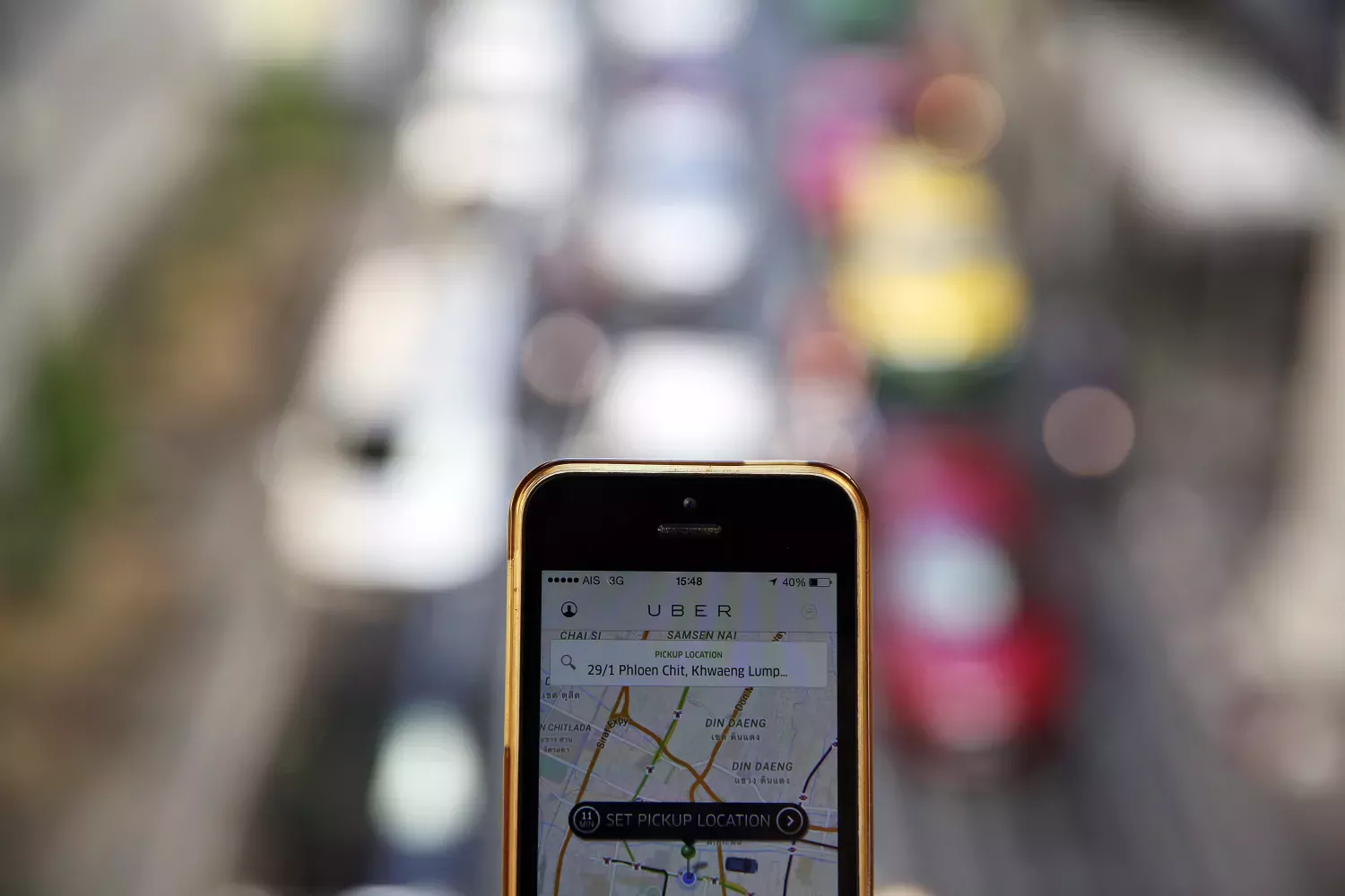 Des plates-formes comme Airbnb ou Uber doivent assumer leur devoir de diligence et responsabilités liées à leur modèle économique, a pointé Mathieu Fleury. - (Reuters)