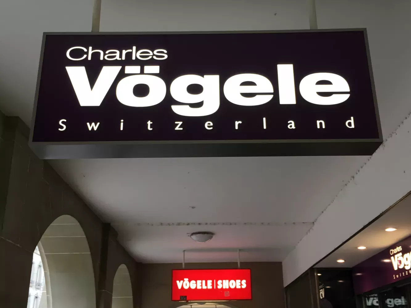 La finalisation du rachat des actions Charles Vögele valablement présentées à l'acceptation de l'offre durant le délai de l'offre et le délai supplémentaire aura vraisemblablement lieu le 16 décembre.