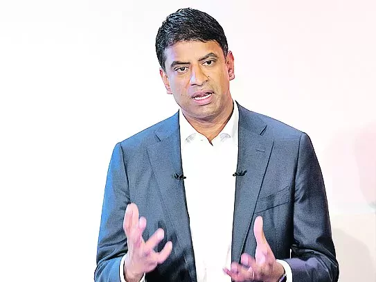 Vas Narasimhan. Le CEO de Novartis veut développer un portefeuille croissant de candidats parmi les thérapies géniques.