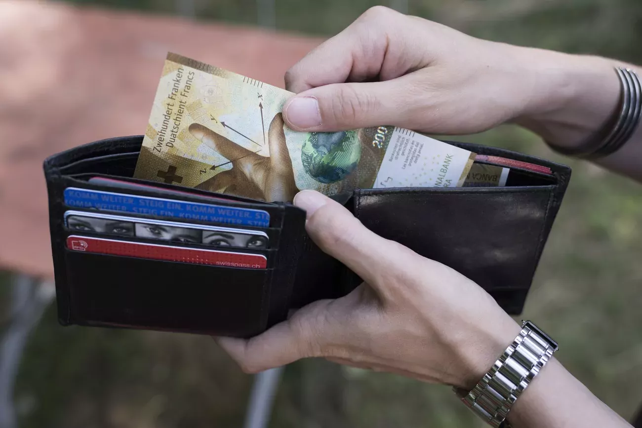 Les investisseurs, à l'exception des personnes physiques domiciliées en Suisse, n'auront plus à payer l'impôt anticipé sur les revenus d'intérêts.(Keystone)