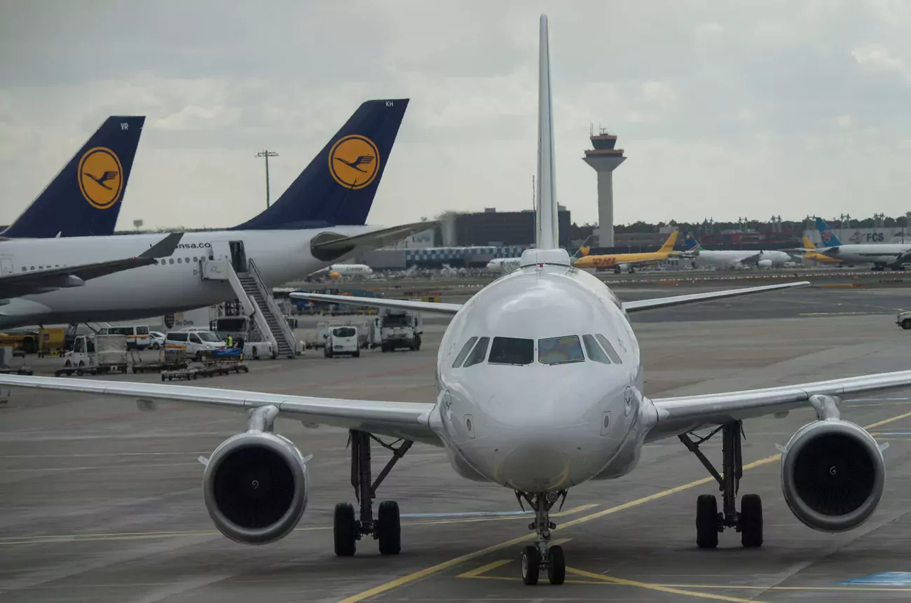 Lufthansa a indiqué vouloir "maintenir l'intégralité du plan de vol" dimanche et considère comme "illégaux" des appels à la grève venant du syndicat UFO. (Keystone)