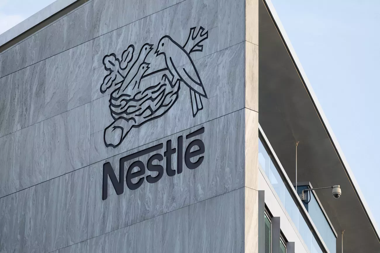 100 postes de travail pourraient être supprimés sur les 177 que compte le site bâlois de Nestlé.(Keystone)