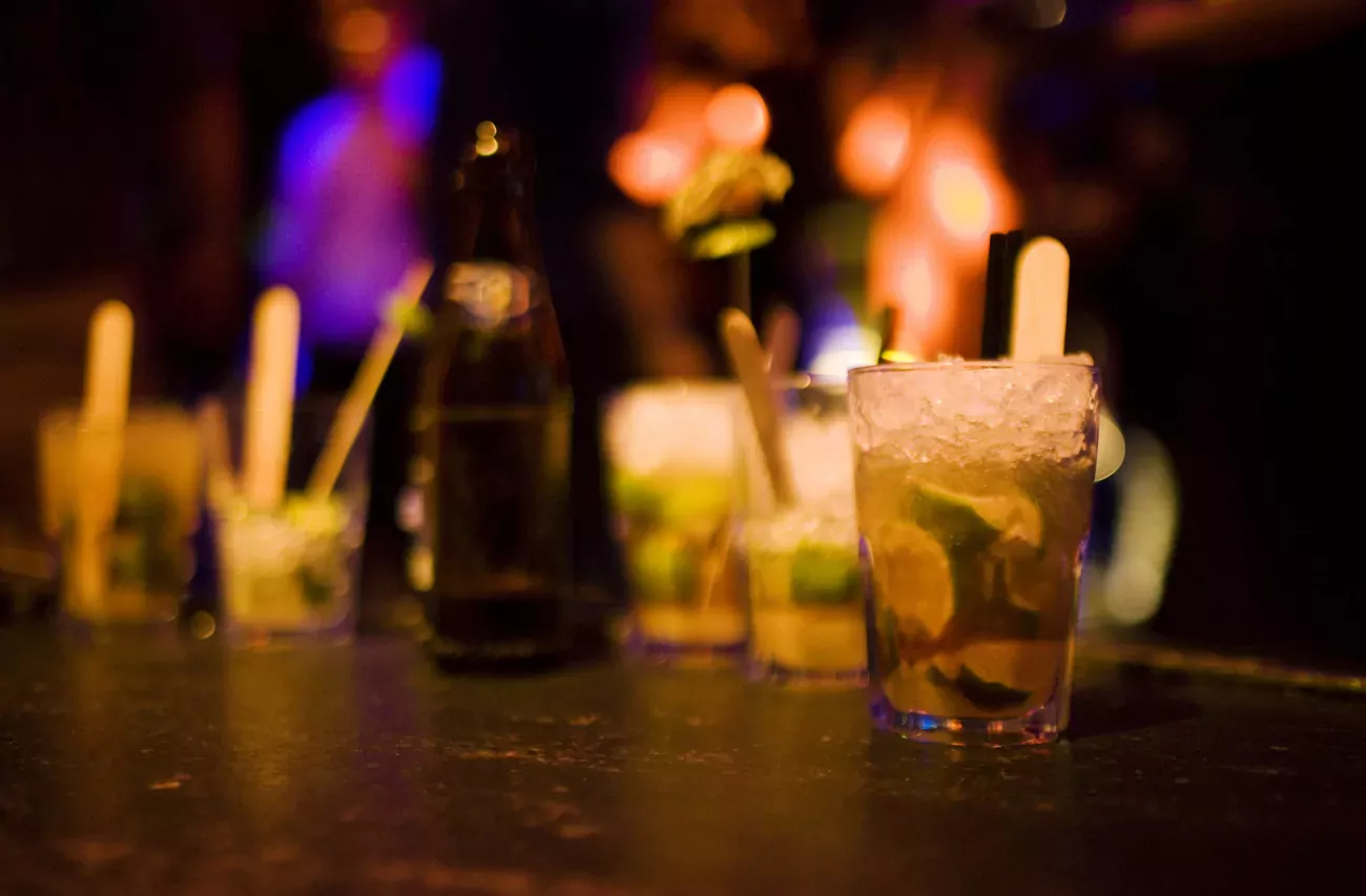 Une partie des recettes des afterworks est reversée à des associations locales.(Keystone)