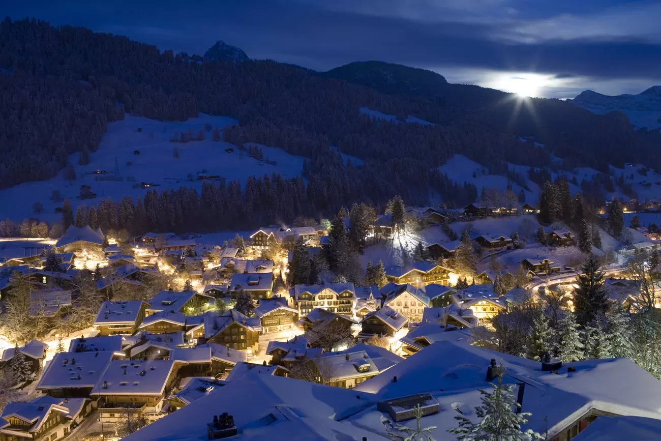 Avec une large majorité de résidences principales, les ventes supérieures à 20 millions de francs ne sont pas rares à Gstaad.(Keystone)