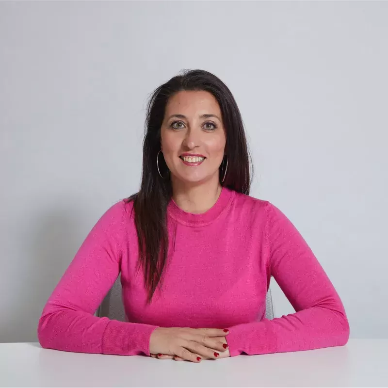 Laura Amoretti dirige les relations avec la clientèle depuis 2019, qui représente la division la plus importante en terme d'effectifs. 