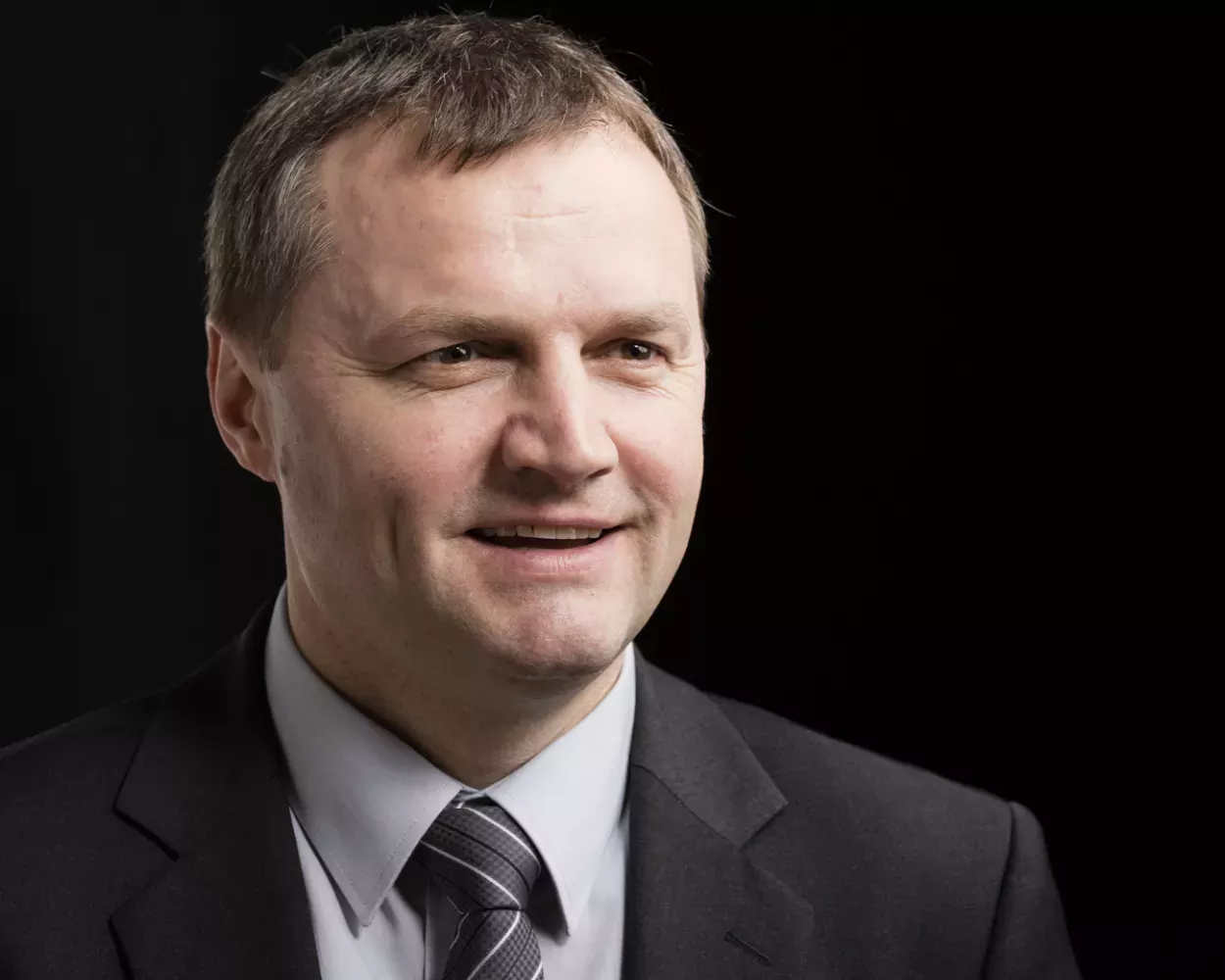 L'initiative No Billag entraînerait la fin de la solidarité entre régions linguistiques selon le conseiller  national Bernhard Guhl. (Keystone)