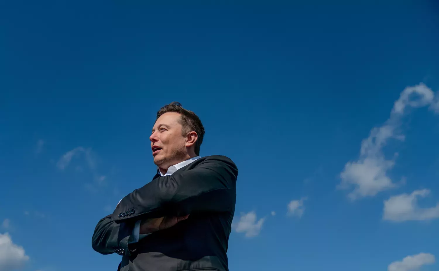 Le milliardaire Elon Musk a demandé, samedi, à sa communauté Twitter s'il devait vendre 10% des parts de la société automobile qu'il possède. Sous la question, il a précisé qu'il ne prenait "aucun salaire en espèces ou bonus quel qu'il soit" et qu'il n'avait "que des actions".