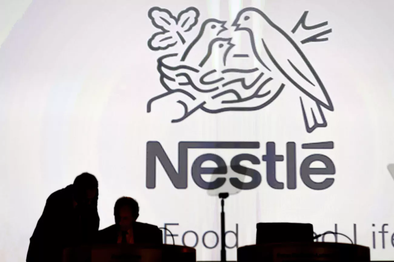 L’association de conseil aux actionnaires s’interroge aussi sur la gestion des emballages plastiques par Nestlé.