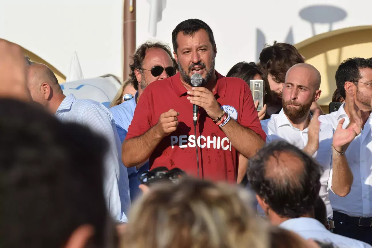 "Il faut rendre la parole aux Italiens (par le vote). C'est un choix de courage, de cohérence, mais aussi de dignité", a répété Matteo Salvini, vendredi à Termoli. (Keystone)