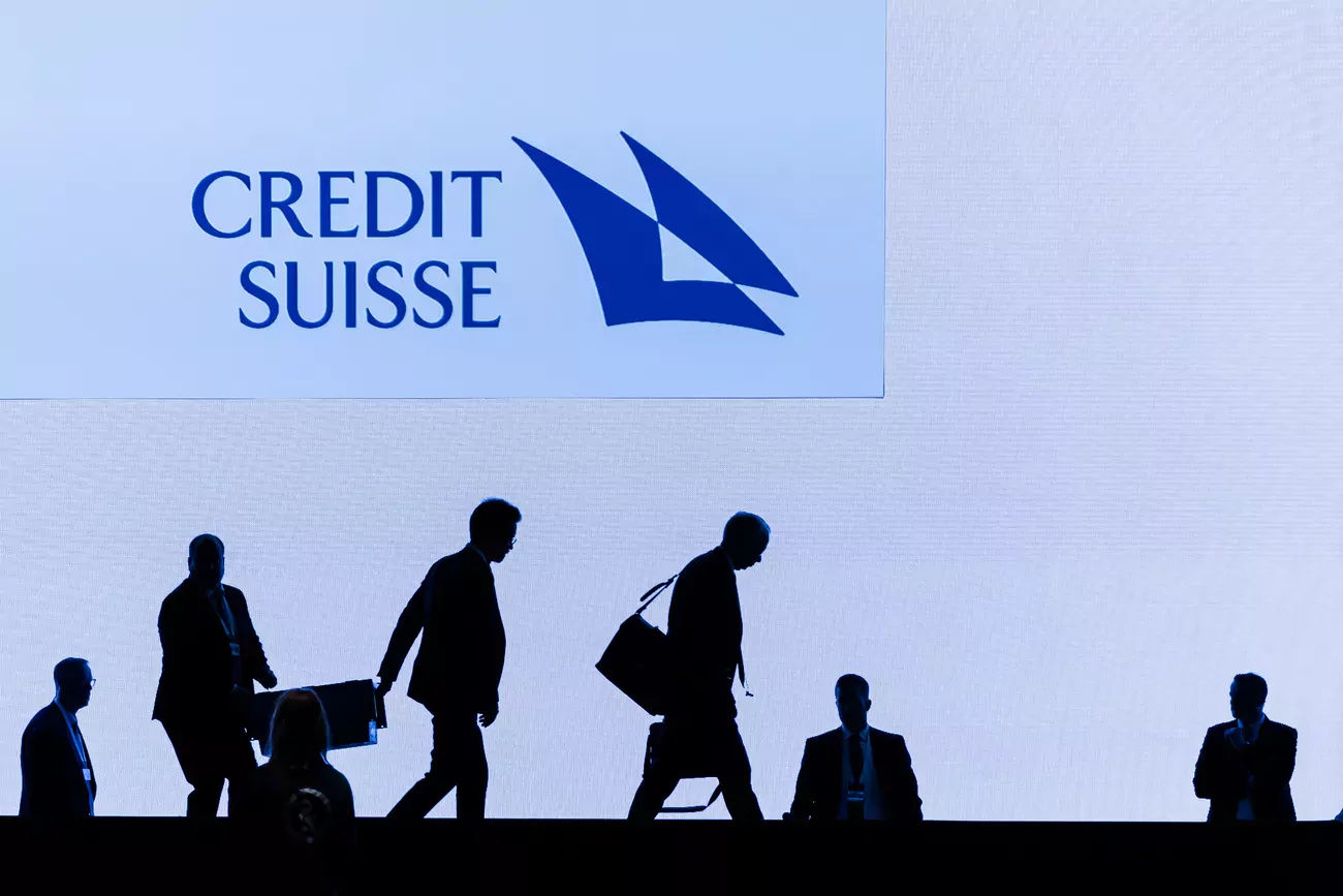 

Les demandes d'explication émanant du Parlement portent sur plusieurs sujets: les événements qui ont conduit à la chute de Credit Suisse, la réglementation «too big to fail» ou l'examen d'une possible action en justice à l'égard des organes dirigeants de Credit Suisse. 