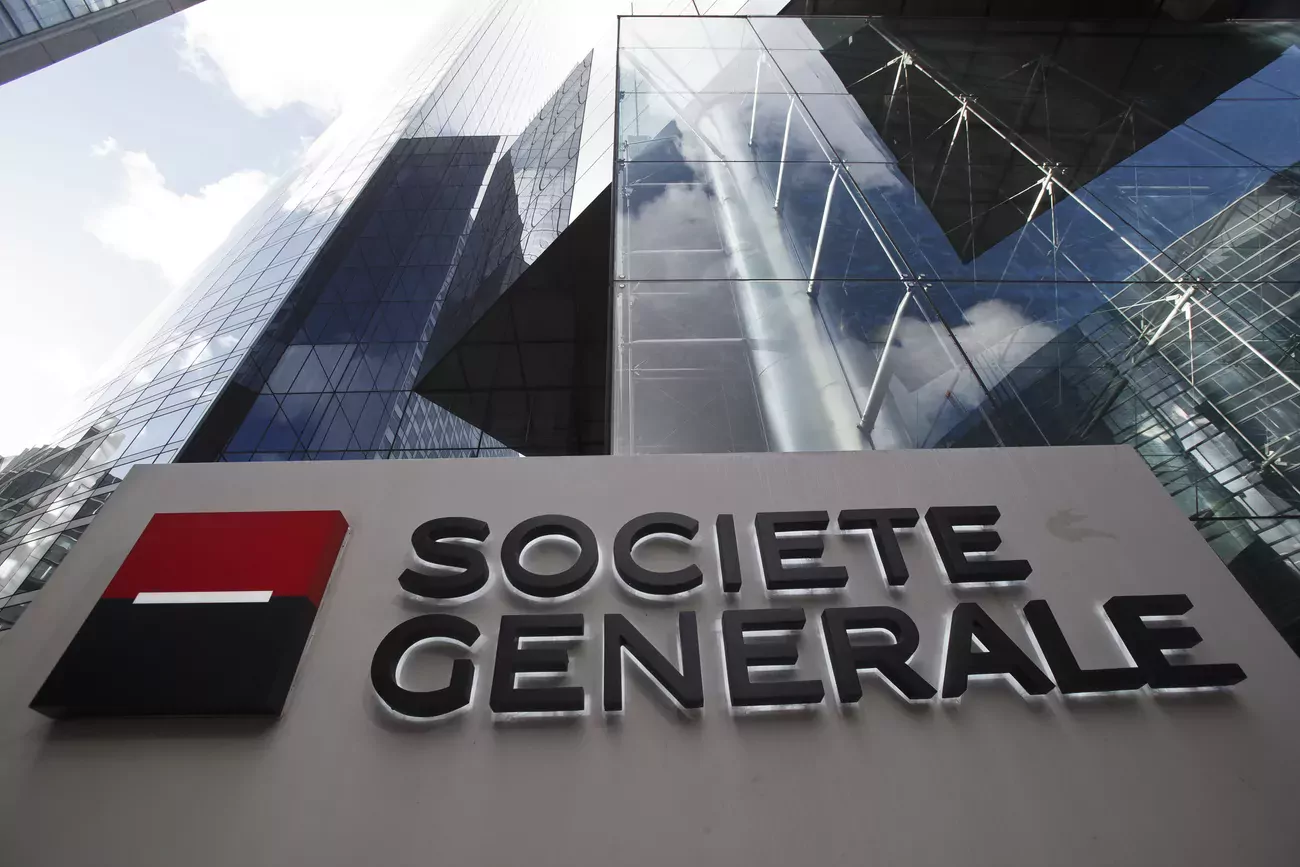 Le groupe Société Générale a déposé mardi un dossier auprès de ses partenaires sociaux précisant le modèle et l'organisation détaillée de sa nouvelle banque de détail en France.