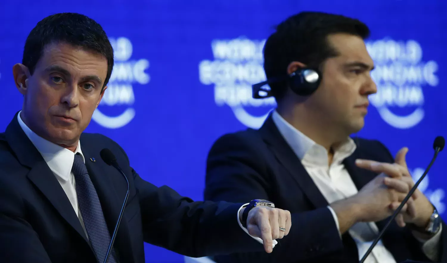Manuel Valls aux côtés du premier ministre grec ce jeudi à Davos. Photo: Reuters/Ruben Sprich