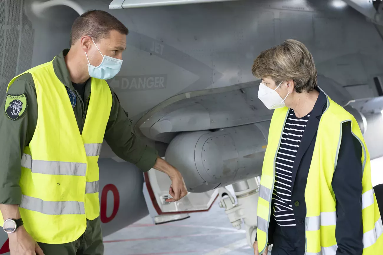 La SonntagsZeitung et le SonntagsBlick affirment que les prix des F-35 voulus par Viola Amherd ne sont pas fixes, mais qu'il s'agit "d'estimations basées sur les meilleures données disponibles".