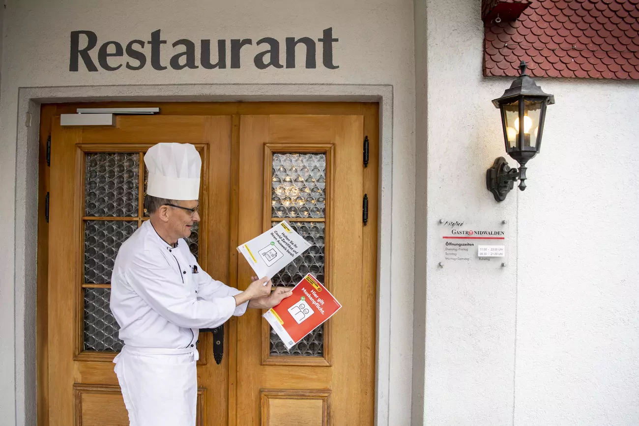 La levée de la plupart des restrictions sanitaires et notamment du passeport Covid n'a pas provoqué de ruée dans les cafés en Valais.
