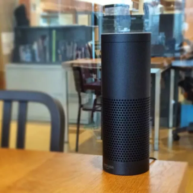 Alexa, assistant virtuel à intelligence artificielle, conçu par Amazon.