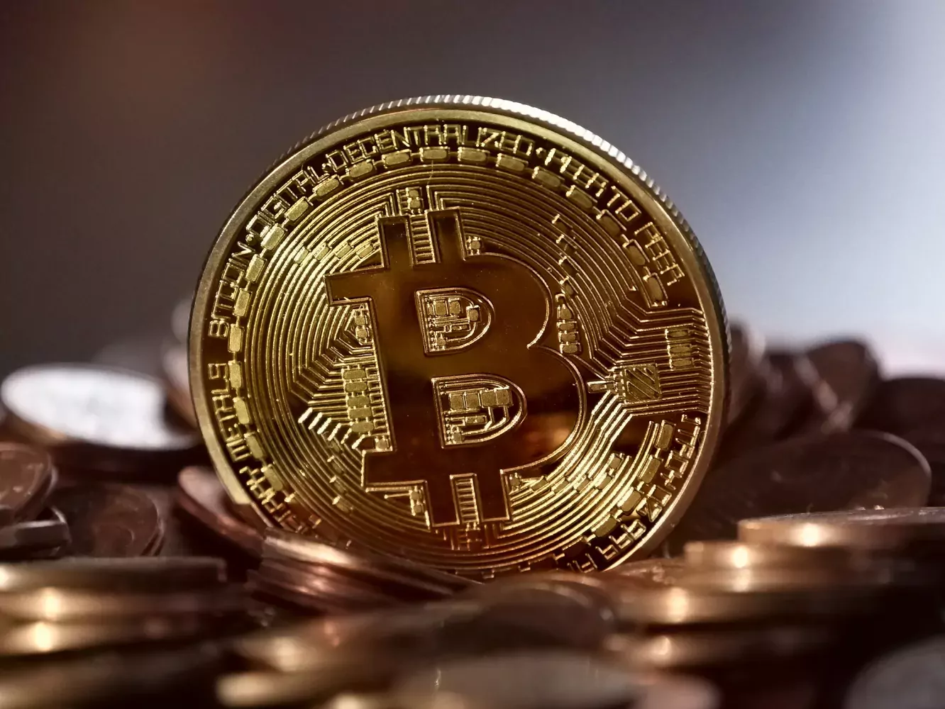 A son lancement, en février 2009, un bitcoin ne coûtait que quelques cents, et même au début
de l’année 2017, il n’émargeait qu’à 966 dollars.(Pixabay)