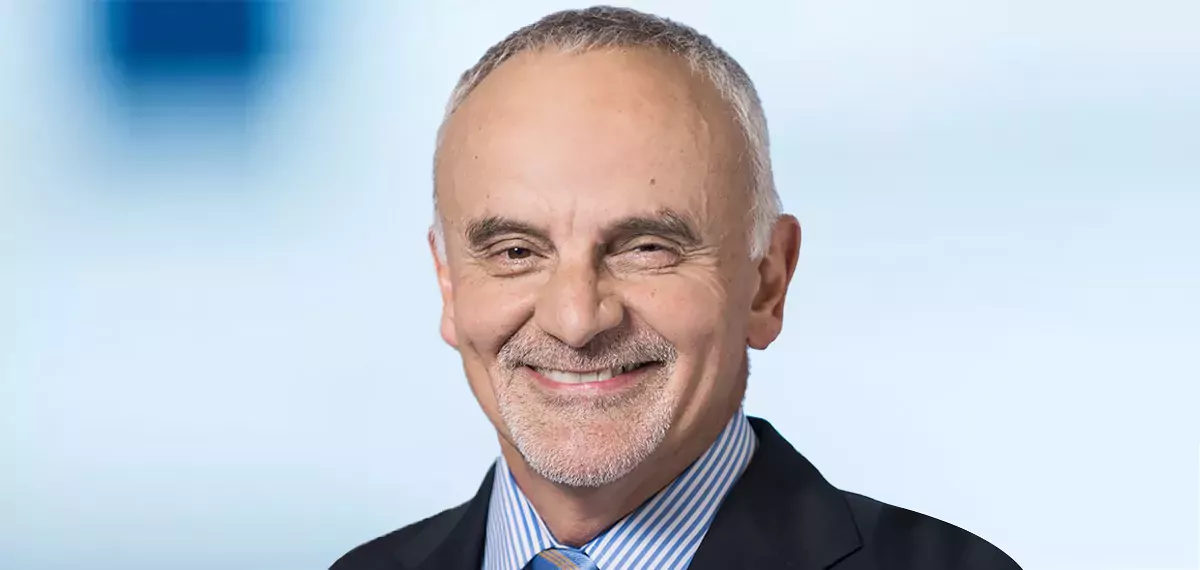 Le professeur de finance à l’Université de Genève, Jean-Charles Rochet, considère qu'il faudrait assurer tous les dépôts, en faisant payer l'assurance directement par les clients, pour prévenir les risques de «bank run».