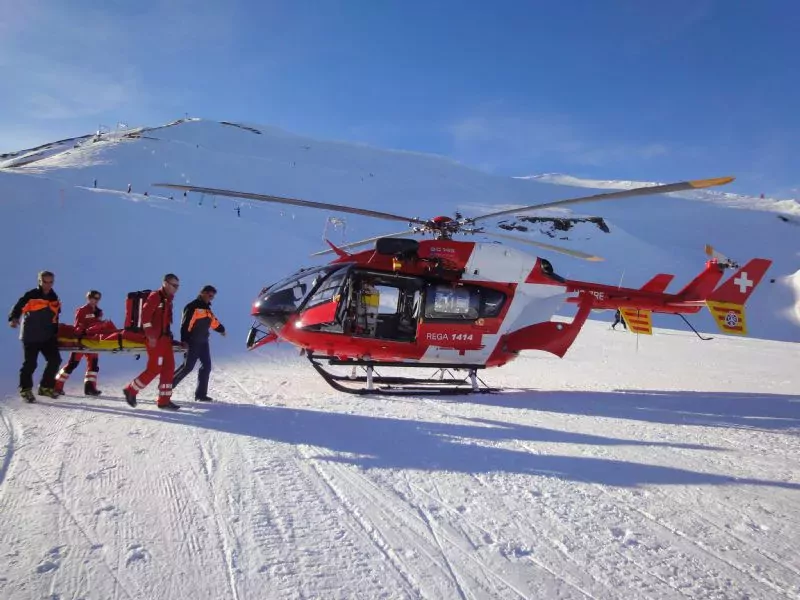 Si les accidents liés aux sports d'hiver représentent une part importante des interventions des hélicoptères, la grande majorité   - plus de 40%-  sont liée à des cas de maladie.