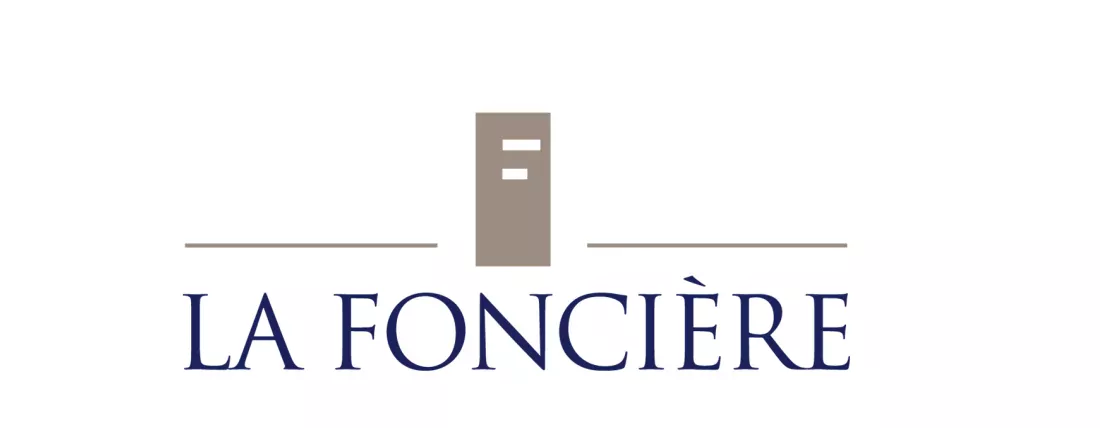 Banquier de formation, M. Bloch a notamment occupé le poste de directeur de la Centrale de lettre à gage des Banques cantonales 
suisses de 2008 à 2022.