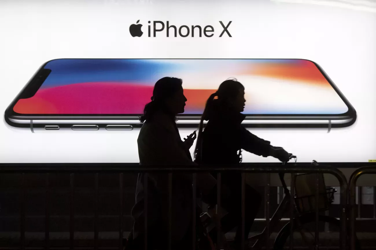 Avec 77,3 millions d'iPhone vendus entre octobre en décembre, Apple a ravi la première place mondiale, avec 19,2% de parts de marché. (Keystone)