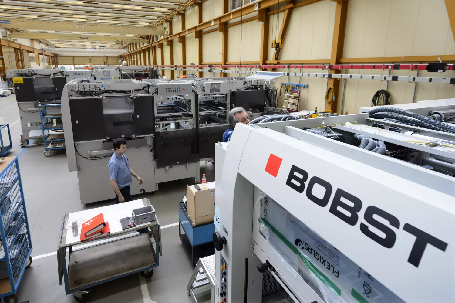 Un emballage sur deux en circulation serait passé par une machine de Bobst lors de sa production. Les clients de l’entreprise vaudoise sont des sociétés d’empaquetage servant, par exemple, Nestlé, P&G, Coca-Cola ou PespiCo.