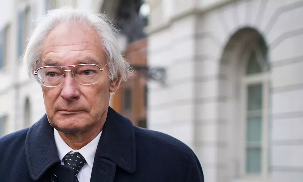 L'ancien patron est décédé de manière naturelle ou a mis fin à ses jours, a indiqué un porte-parole de la police. La médecine légale devra déterminer la raison de sa mort.