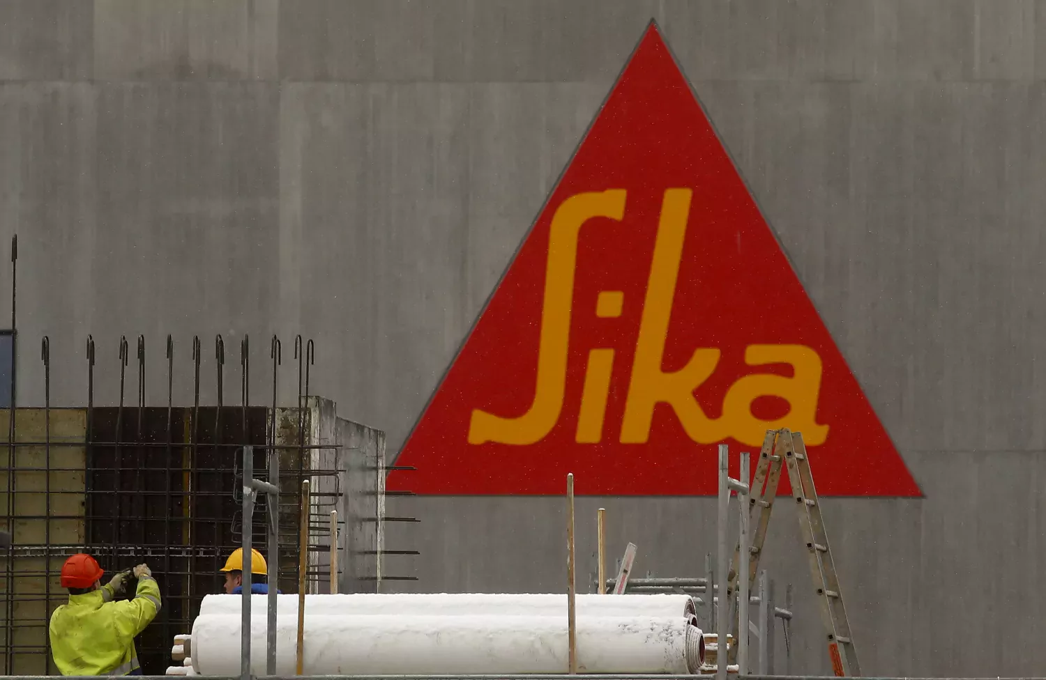 Saint-Gobain détiendra 10,75% du capital et des droits de vote de Sika.(keystone)